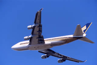 B747-412 9V-SPE