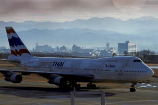 B747-246B HS-UTP