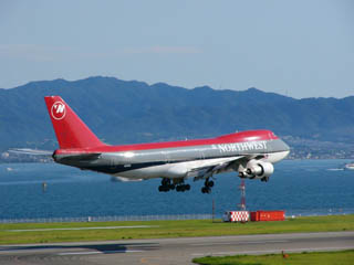 B747-251B N631US