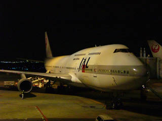 B747-446(D) JA8904